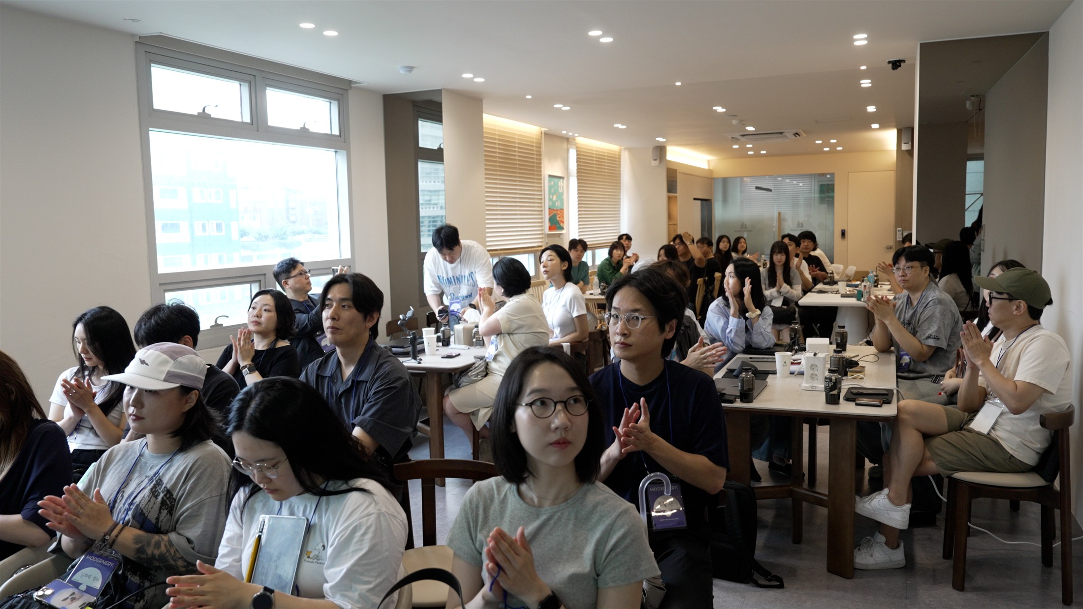 참가자들로 가득 찬 G275의 실제 행사 풍경